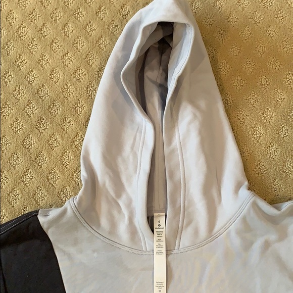 Lululemon NWOT sweatshirt - Picture 4 of 5